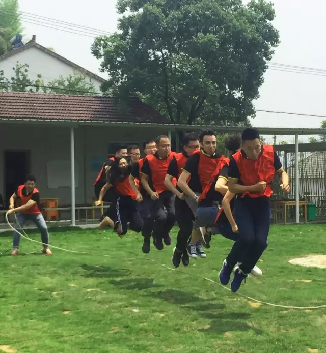 “向梦想出发” 凯时娱乐销售团建活动完善绽放